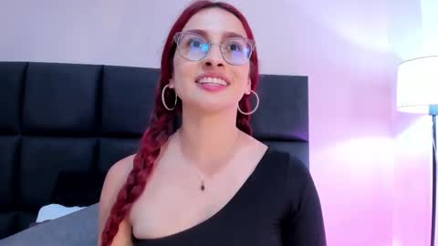 Andra Cyrus online show from 10/10/25, 11:48