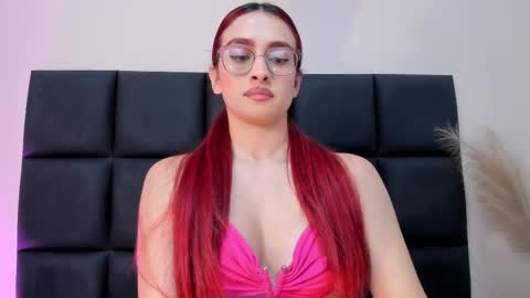 Andra Cyrus online show from 11/08/25, 12:33