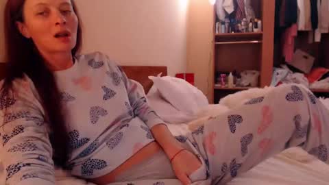 Snapshot of andrasweetie chatting on 03/08/25, 10:32 Andra online show from 03/08/25, 10:32