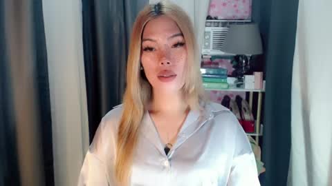 Snapshot of andrea06121998 chatting on 07/05/26, 02:02 andrea06121998 online show from 07/05/26, 02:02