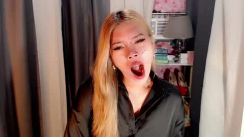 Snapshot of andrea06121998 chatting on 07/08/26, 05:28 andrea06121998 online show from 07/08/26, 05:28