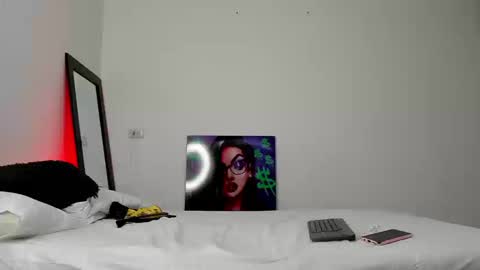 Andrea Cherry online show from 09/12/25, 03:23