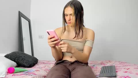 Andrea Cherry online show from 09/29/25, 06:24