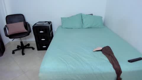 Snapshot of andrea_loaiza2 chatting on 12/14/24, 09:45 Andrea online show from 12/14/24, 09:45