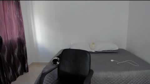 Snapshot of andrea_loaiza2 chatting on 02/17/25, 04:26 Andrea online show from 02/17/25, 04:26