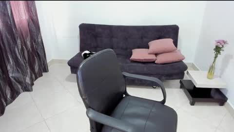 Snapshot of andrea_loaiza2 chatting on 02/27/25, 03:05 Andrea online show from 02/27/25, 03:05