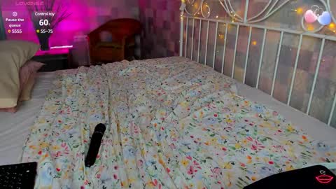 Andrea hereGMT7Mon Tue Wen ThFri Sat Su 0300am-0900am. online show from 12/05/24, 04:09