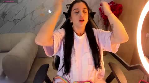 Snapshot of andrea_tasty_tf chatting on 12/17/25, 12:55 andrea_tasty_tf online show from 12/17/25, 12:55