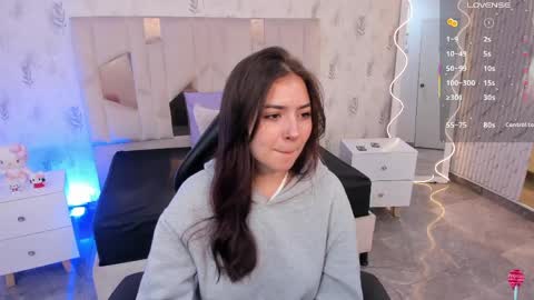 andrea_tay1 online show from 06/06/26, 11:37