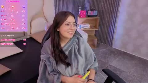 andrea_tay1 online show from 06/11/26, 11:47