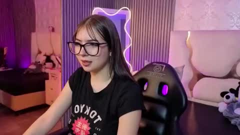 andrea_tay1 online show from 08/05/26, 07:17
