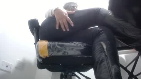 Snapshot of andrea_teacher chatting on 02/19/25, 11:14 Andrea Model trainer Luxury ST online show from 02/19/25, 11:14