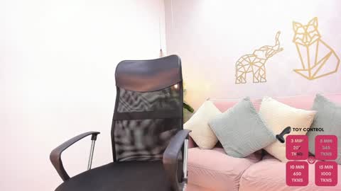 Snapshot of andrecastaneda chatting on 01/04/25, 07:13 Andre Castaneda online show from 01/04/25, 07:13