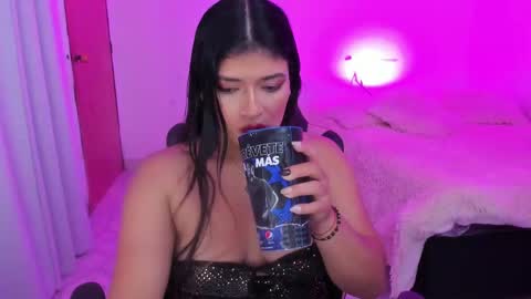 Snapshot of andreeart chatting on 02/23/25, 03:45 ig online show from 02/23/25, 03:45