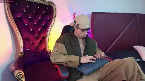 andreew_style_ online show from 03/24/26, 08:25