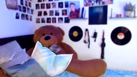 Snapshot of andreewwolffman chatting on 03/03/25, 10:10 Andrew online show from 03/03/25, 10:10