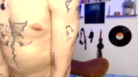 Snapshot of andreewwolffman chatting on 03/05/25, 04:57 Andrew online show from 03/05/25, 04:57