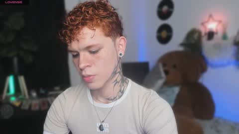 Snapshot of andreewwolffman chatting on 09/12/25, 12:33 Andrew online show from 09/12/25, 12:33