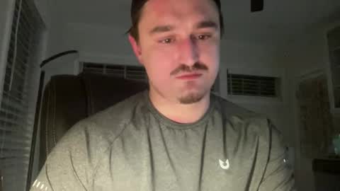 Snapshot of andrenoma427 chatting on 11/29/25, 02:58 andrenoma427 online show from 11/29/25, 02:58