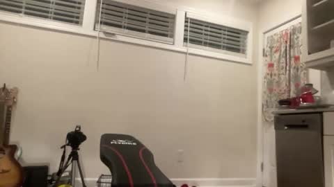 Snapshot of andrenoma427 chatting on 12/14/25, 02:17 andrenoma427 online show from 12/14/25, 02:17