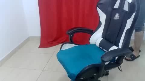 andres180950734 online show from 09/13/25, 12:32