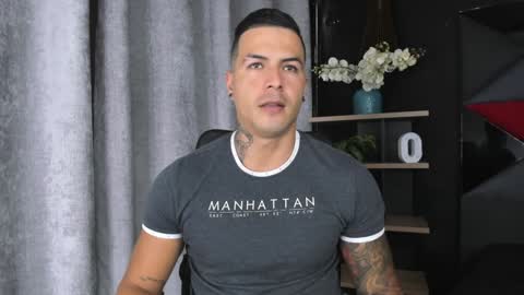 insta andres clark  online show from 02/05/25, 06:04