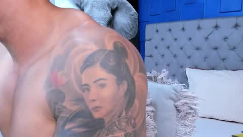 insta andres clark  online show from 09/11/25, 05:57