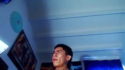 Snapshot of andres_cond chatting on 01/16/26, 01:04 Andrs o online show from 01/16/26, 01:04