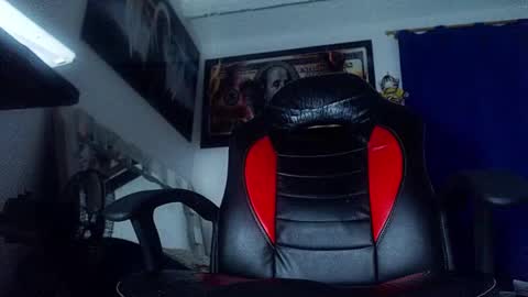 Snapshot of andres_cond chatting on 02/17/26, 12:18 Andrs o online show from 02/17/26, 12:18