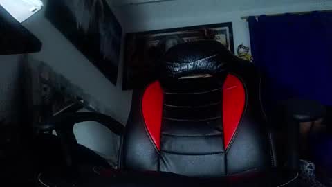 Snapshot of andres_cond chatting on 02/18/26, 01:01 Andrs o online show from 02/18/26, 01:01