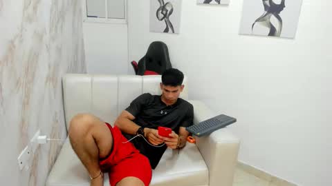 andres_stud online show from 10/16/25, 04:02