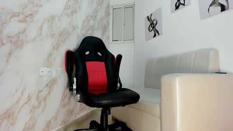 andres_stud online show from 11/26/25, 04:24