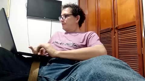 andresfloga online show from 11/14/25, 03:27