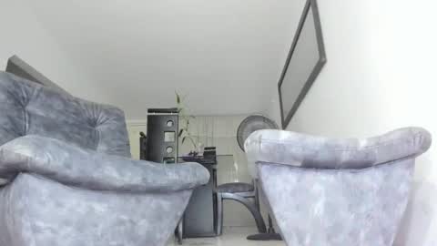 Isa  --------- online show from 02/01/25, 02:58