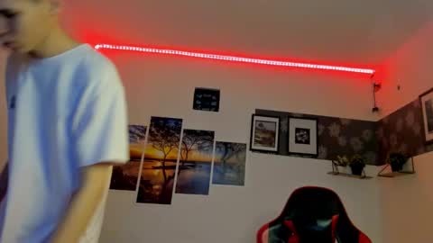 andrew_2811 online show from 10/19/25, 08:15