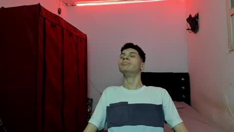 andrew_2811 online show from 04/28/26, 07:35