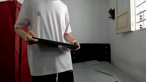 andrew_2811 online show from 04/29/26, 05:30