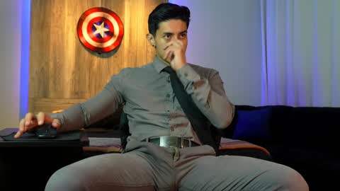 Snapshot of andrew_elliot chatting on 12/04/24, 06:22 Andrew online show from 12/04/24, 06:22