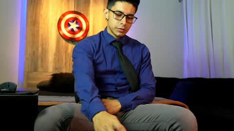 Snapshot of andrew_elliot chatting on 12/17/24, 06:56 Andrew online show from 12/17/24, 06:56