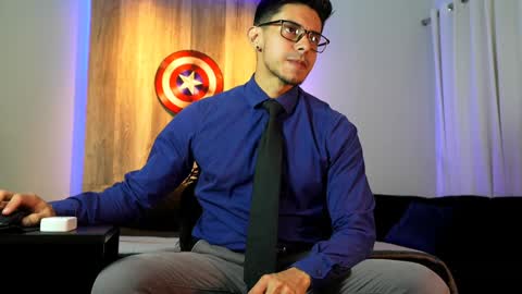 Snapshot of andrew_elliot chatting on 12/18/24, 06:43 Andrew online show from 12/18/24, 06:43