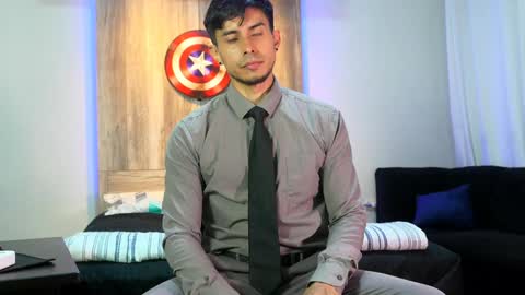 Snapshot of andrew_elliot chatting on 02/08/25, 02:15 Andrew online show from 02/08/25, 02:15