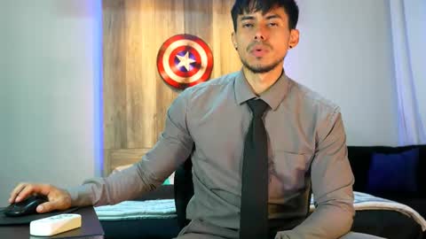 Snapshot of andrew_elliot chatting on 02/13/25, 01:50 Andrew online show from 02/13/25, 01:50