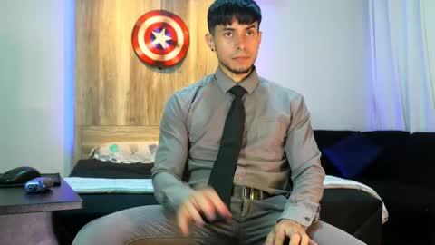 Snapshot of andrew_elliot chatting on 02/21/25, 04:29 Andrew online show from 02/21/25, 04:29