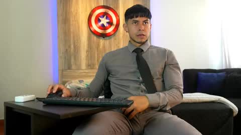 Snapshot of andrew_elliot chatting on 03/06/25, 03:56 Andrew online show from 03/06/25, 03:56