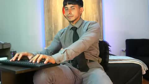 Snapshot of andrew_elliot chatting on 03/12/25, 02:52 Andrew online show from 03/12/25, 02:52