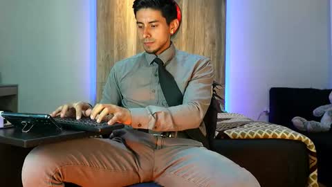 Snapshot of andrew_elliot chatting on 09/09/25, 05:07 Andrew online show from 09/09/25, 05:07