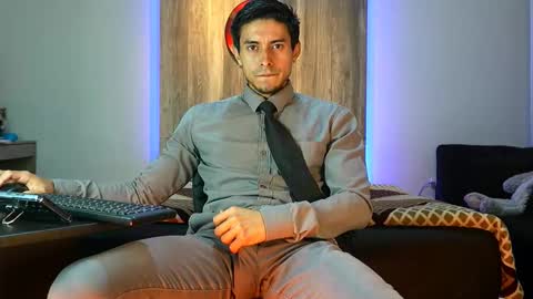 Snapshot of andrew_elliot chatting on 09/15/25, 04:12 Andrew online show from 09/15/25, 04:12