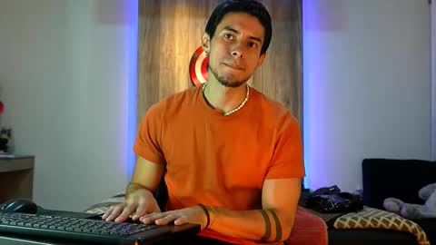 Snapshot of andrew_elliot chatting on 09/15/25, 11:27 Andrew online show from 09/15/25, 11:27