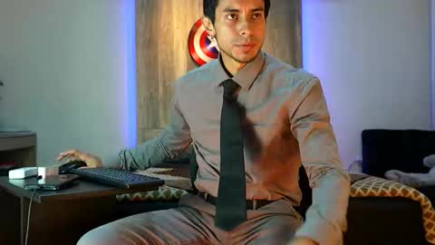 Snapshot of andrew_elliot chatting on 09/28/25, 08:20 Andrew online show from 09/28/25, 08:20