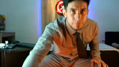 Snapshot of andrew_elliot chatting on 11/09/25, 06:55 Andrew online show from 11/09/25, 06:55